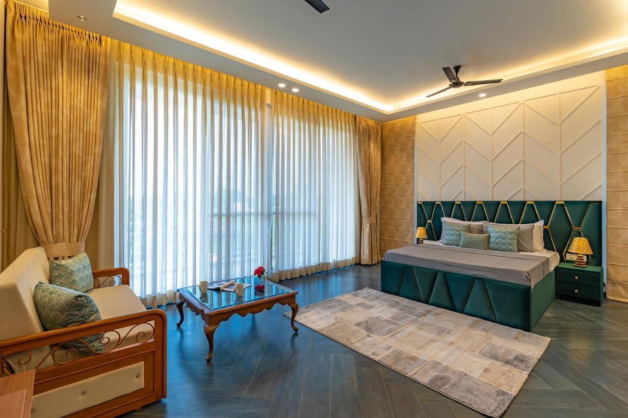 Stayvista At Serenity Farms With Pool, Lawn, Bonfire & Bbq Sohna Exterior photo