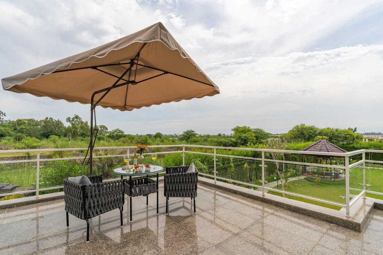 Stayvista At Serenity Farms With Pool, Lawn, Bonfire & Bbq Sohna Exterior photo