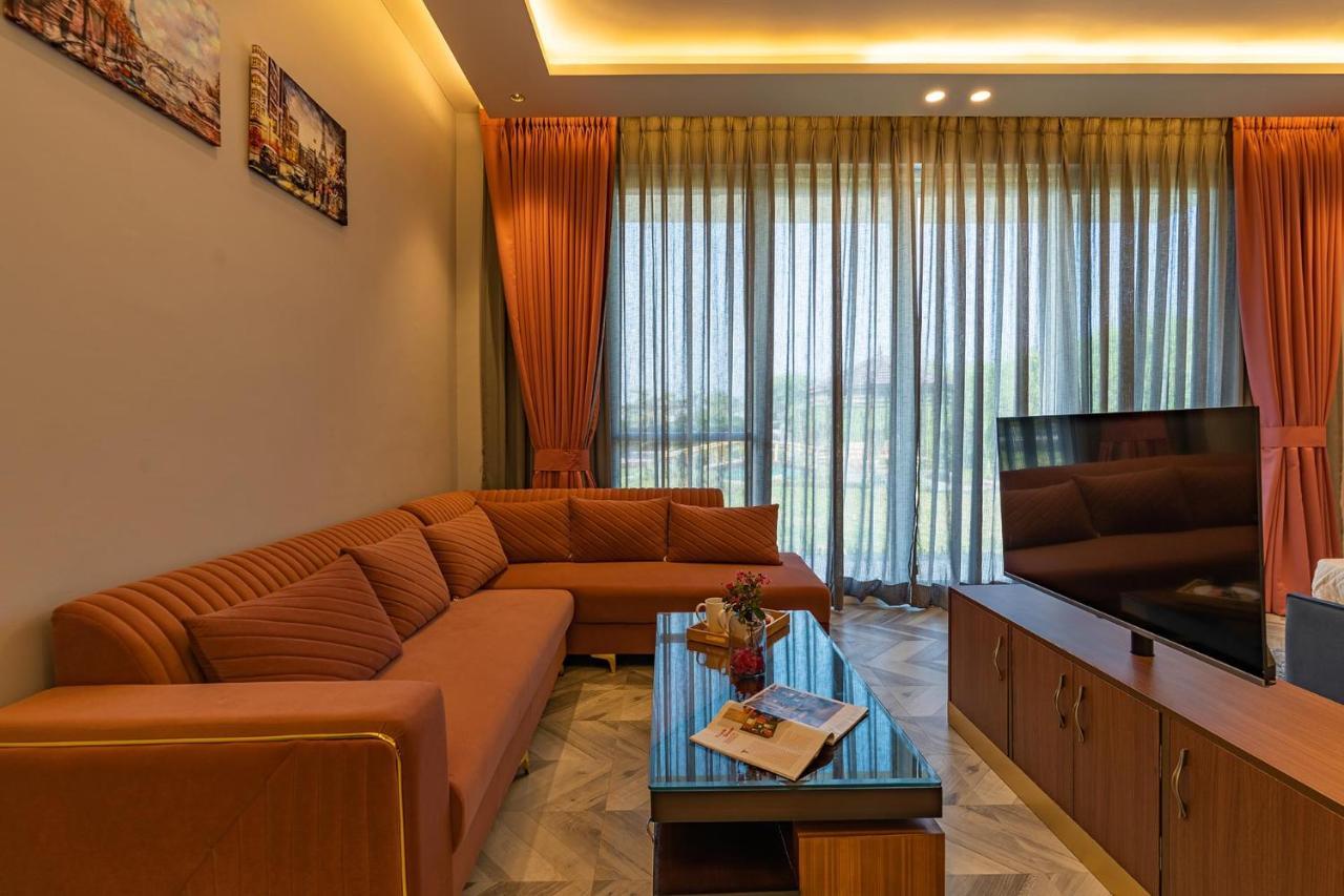 Stayvista At Serenity Farms With Pool, Lawn, Bonfire & Bbq Sohna Exterior photo