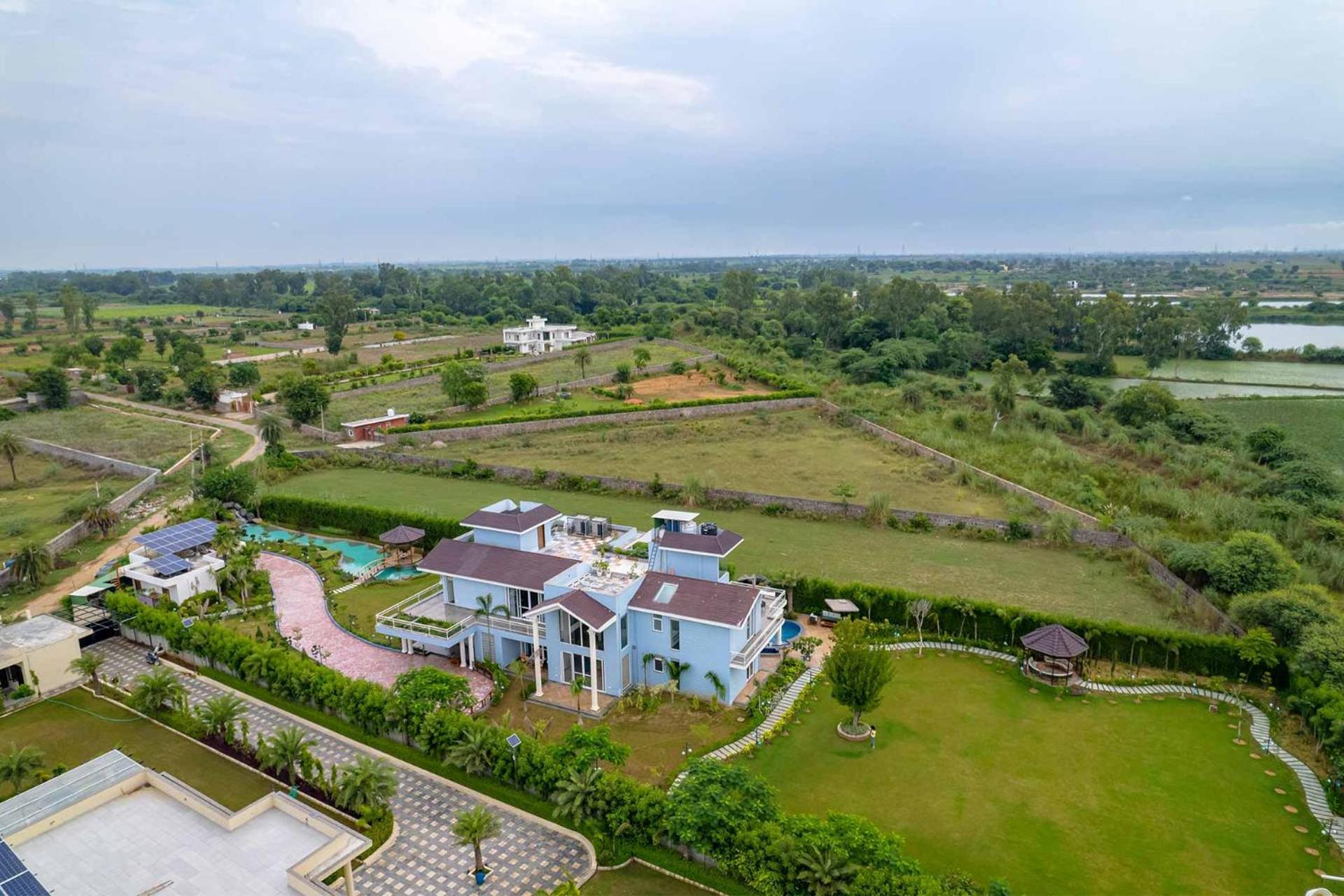 Stayvista At Serenity Farms With Pool, Lawn, Bonfire & Bbq Sohna Exterior photo