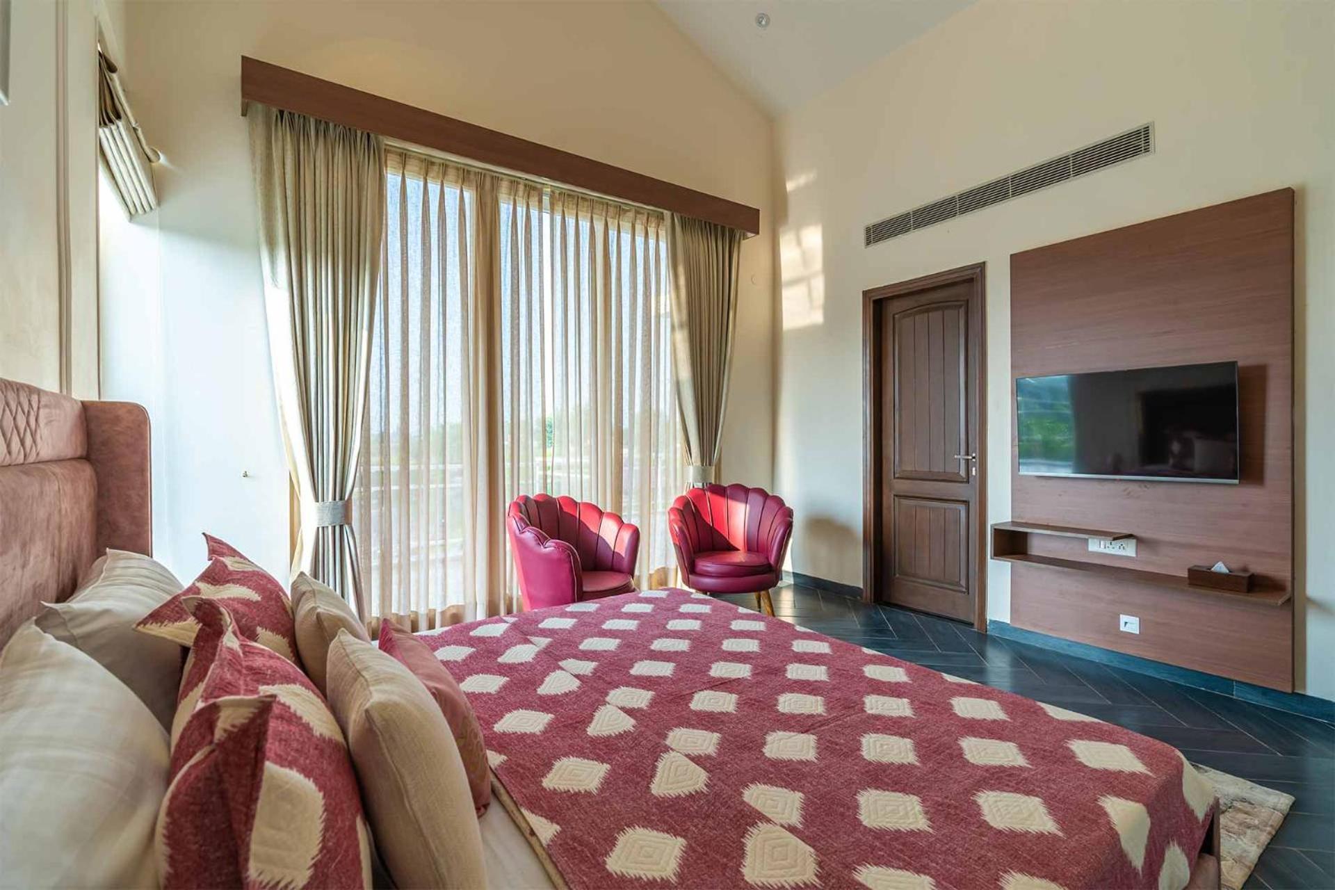 Stayvista At Serenity Farms With Pool, Lawn, Bonfire & Bbq Sohna Exterior photo